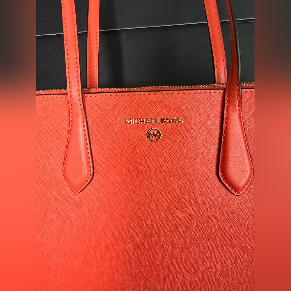 Michael Kors Marilyn Medium Saffiano Leather Tote Bag - Picture 7 of 16